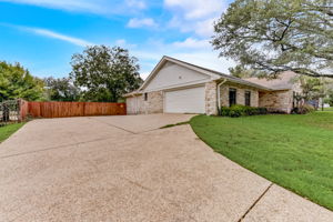 Shady Hollow Dr -045