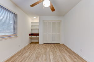 Shady Hollow Dr -036