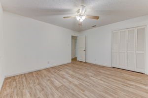 Shady Hollow Dr -034