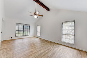 Shady Hollow Dr -018