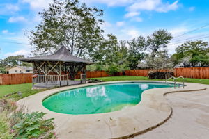 Shady Hollow Dr -041