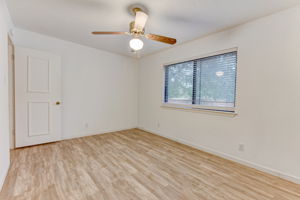 Shady Hollow Dr -037