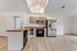 Shady Hollow Dr -014
