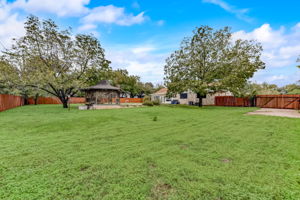 Shady Hollow Dr -044