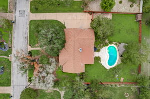 Shady Hollow Dr -058