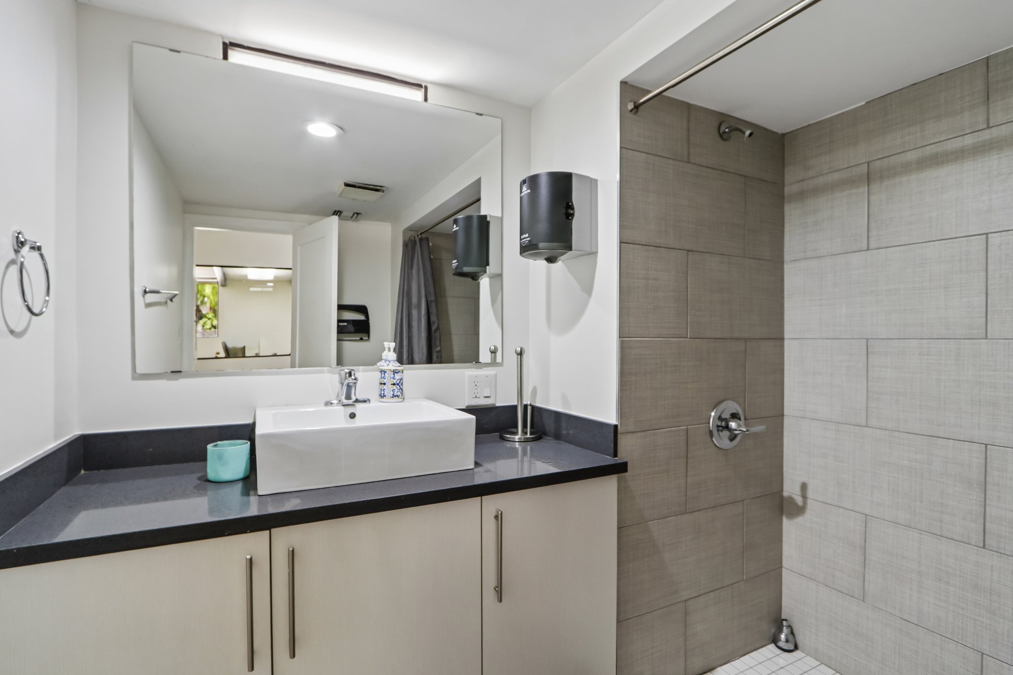Sheldon St-S2504-020.jpg