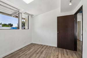 Sheldon St-S2504-011.jpg