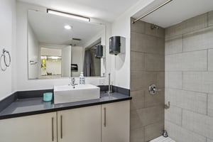 Sheldon St-S2504-020.jpg