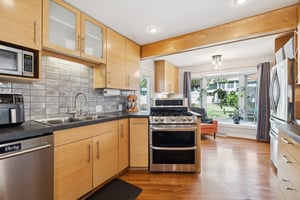 7232 - 11116 Hilltop Ave_008.jpg