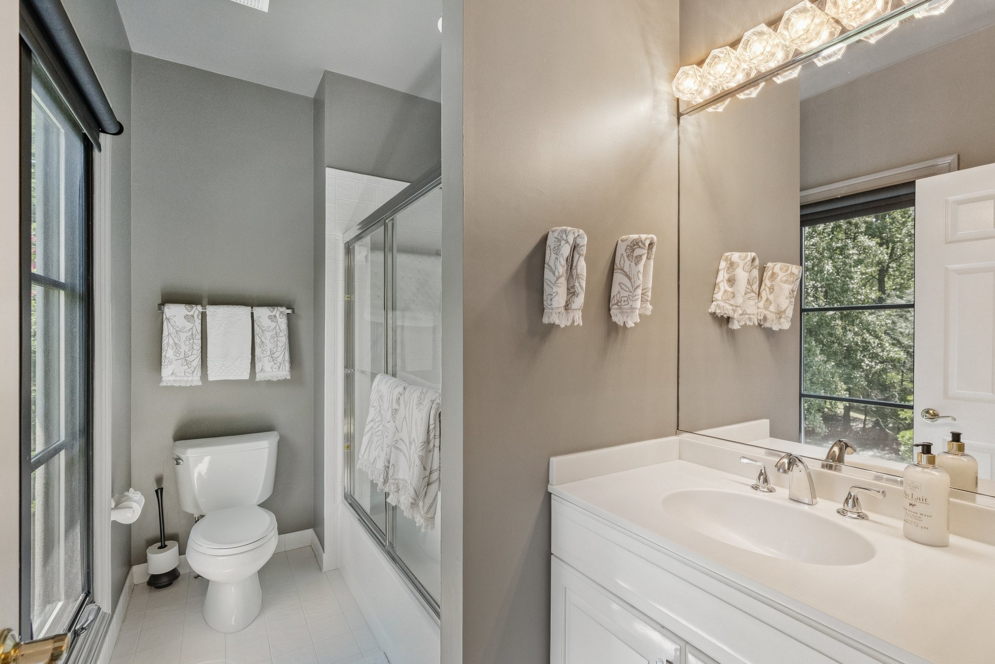 Ensuite Bath 3