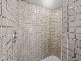 Bathroom 1 - IMG_7787