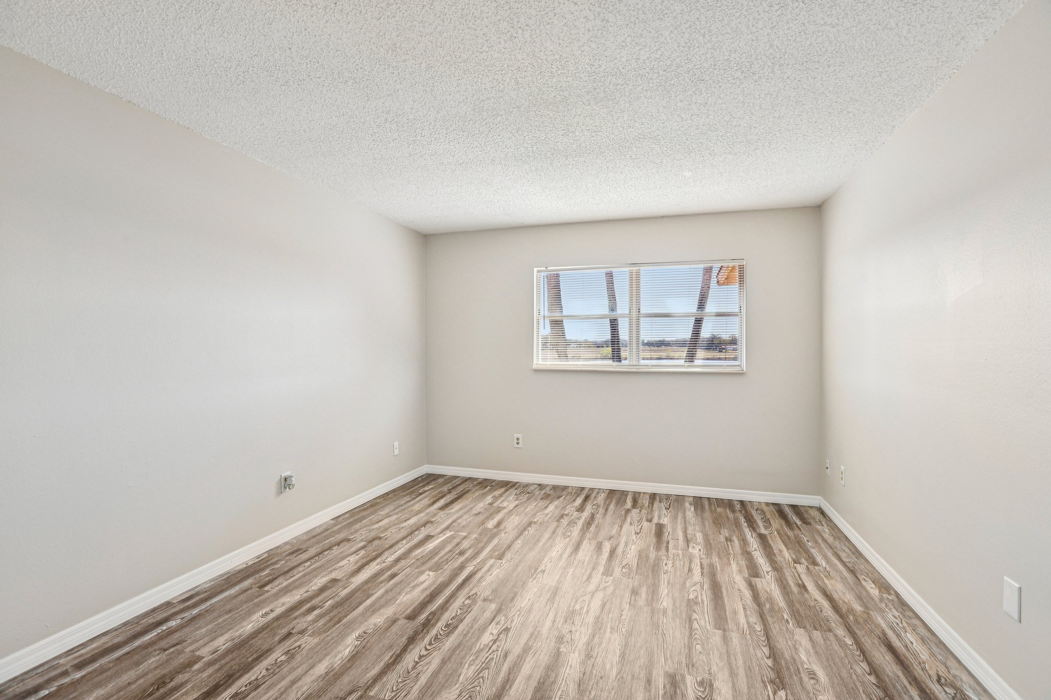 Carriage Hill Dr 1-S2801-022.jpg