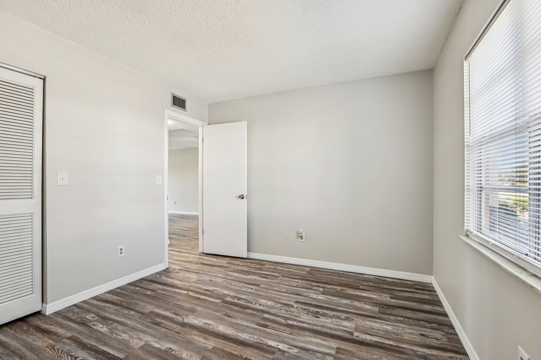 Carriage Hill Dr 1-S2801-027.jpg