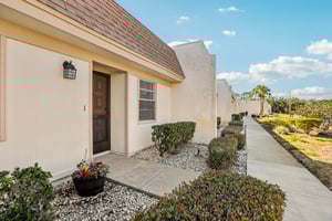 Carriage Hill Dr 1-S2801-006.jpg