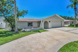 Front Exterior5