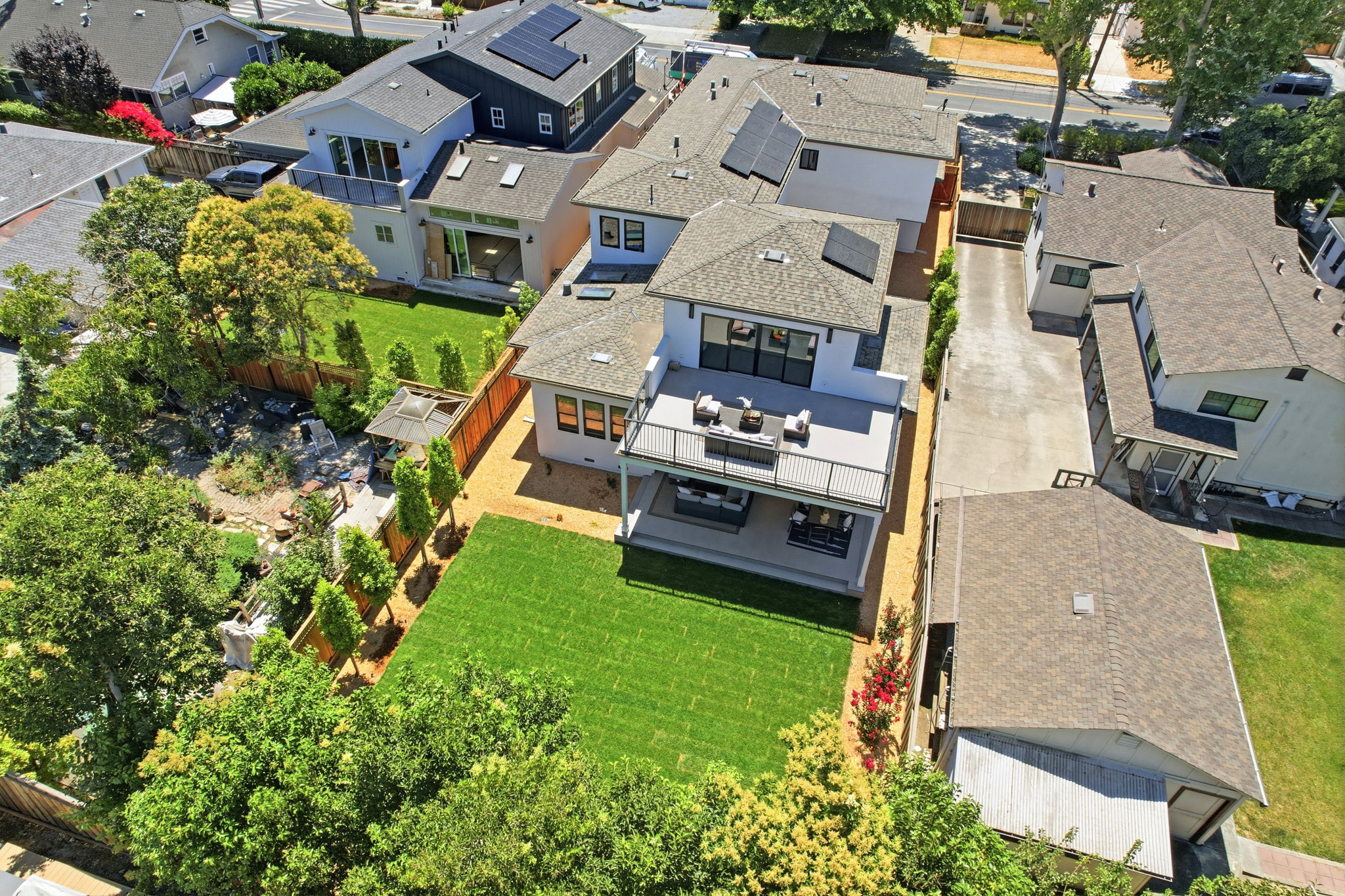 004_F8_AERIAL_1113 Pine Ave
