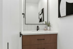040_F8_1113 Pine Ave