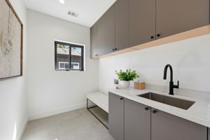 044_F8_1113 Pine Ave
