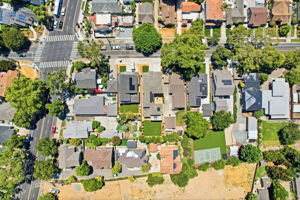 008_F8_AERIAL_1113 Pine Ave