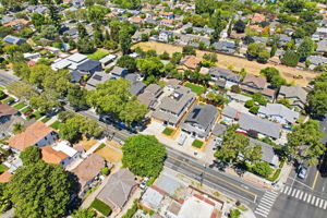 010_F8_AERIAL_1113 Pine Ave