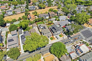 011_F8_AERIAL_1113 Pine Ave
