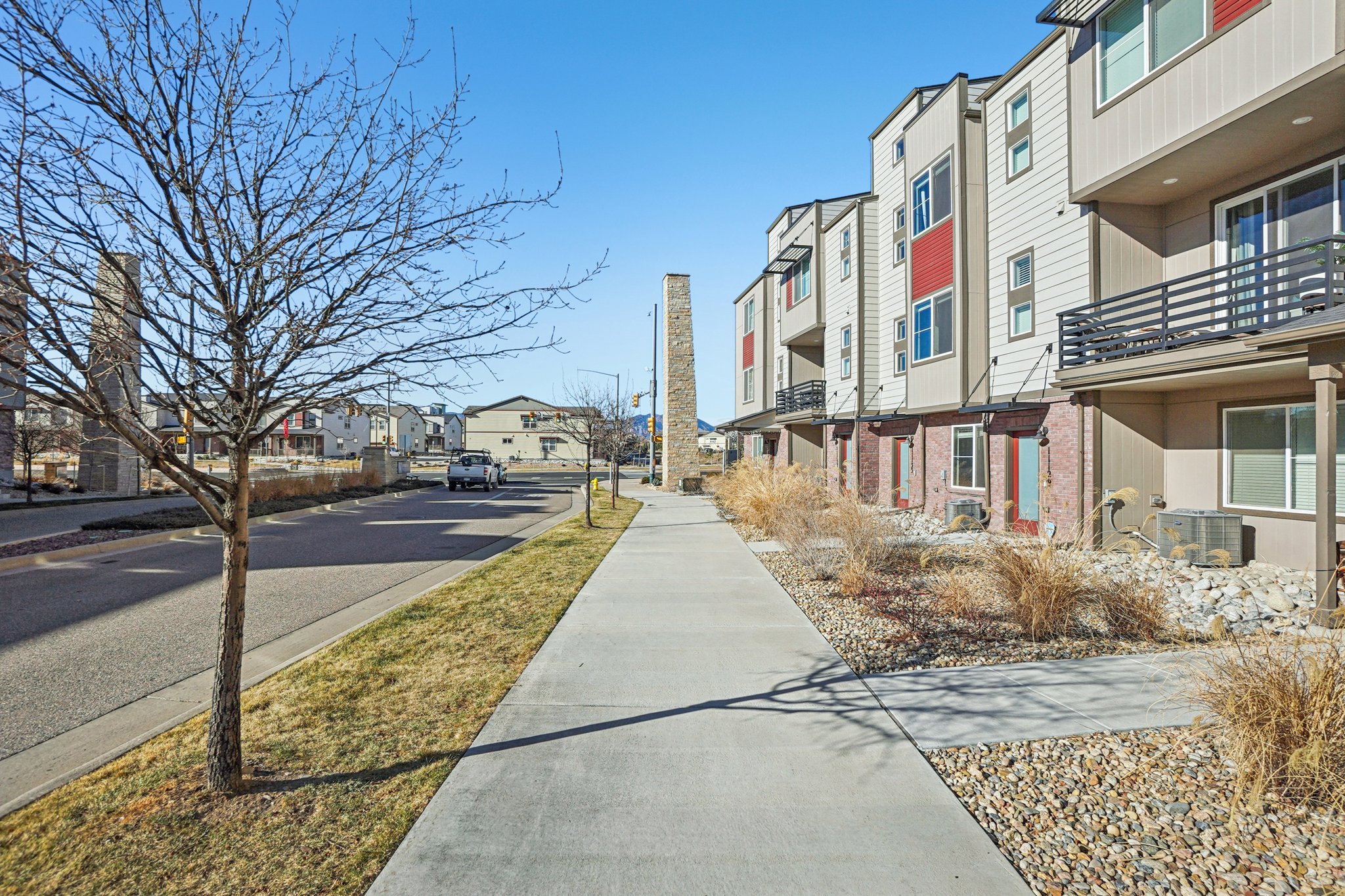 Via Lata Dr-S1801-004.jpg