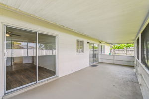 Screened-in Porch