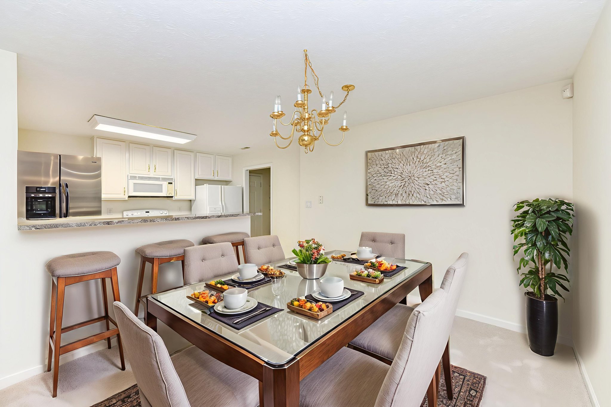 DSC_1167 virtually staged.jpeg