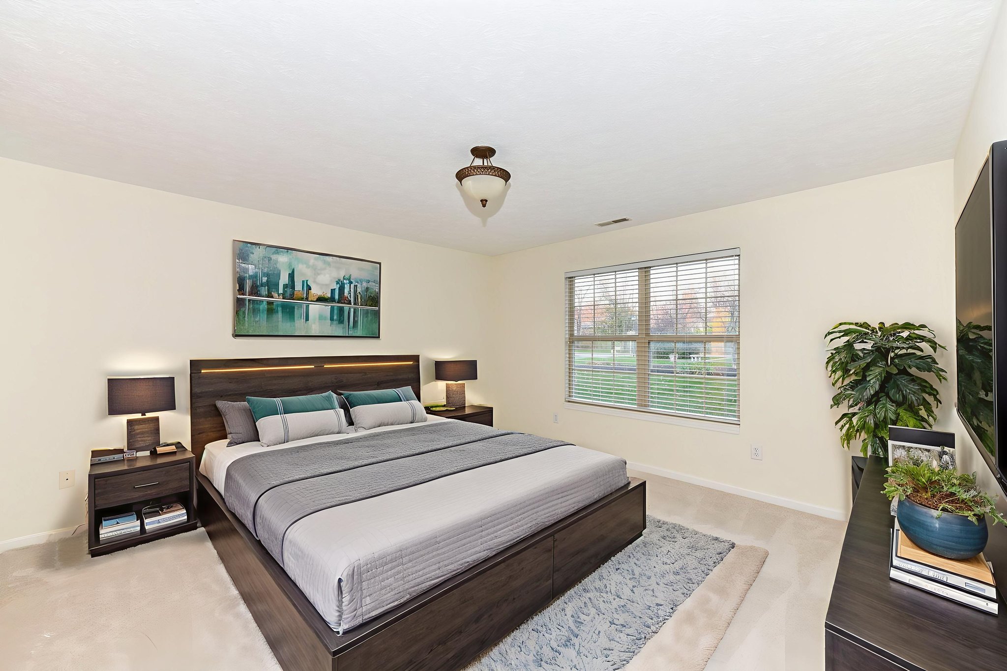 DSC_1173 virtually staged.jpeg