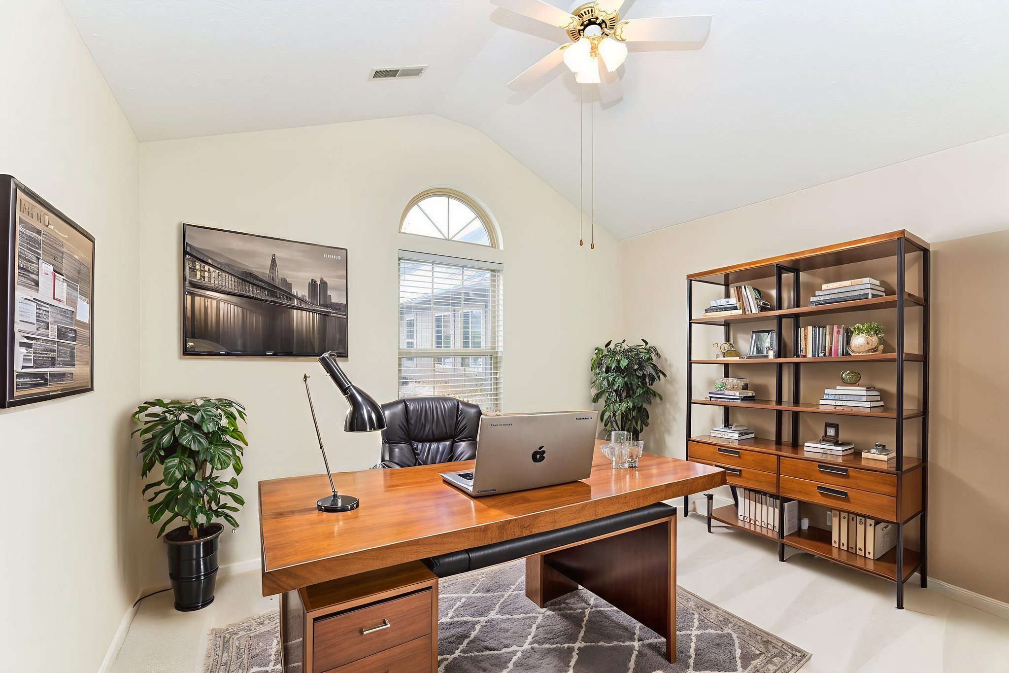 DSC_0357 virtually staged.jpeg