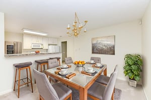 DSC_1167 virtually staged.jpeg