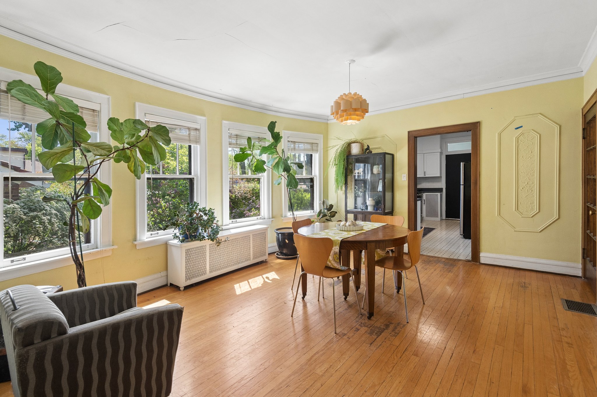 1114 Dobson St_005.jpg