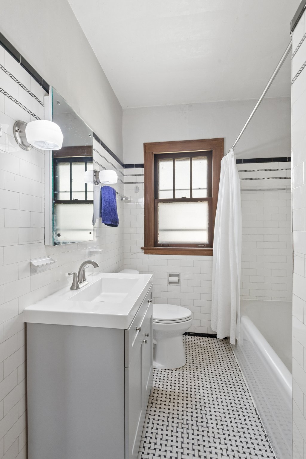 1114 Dobson St_012.jpg