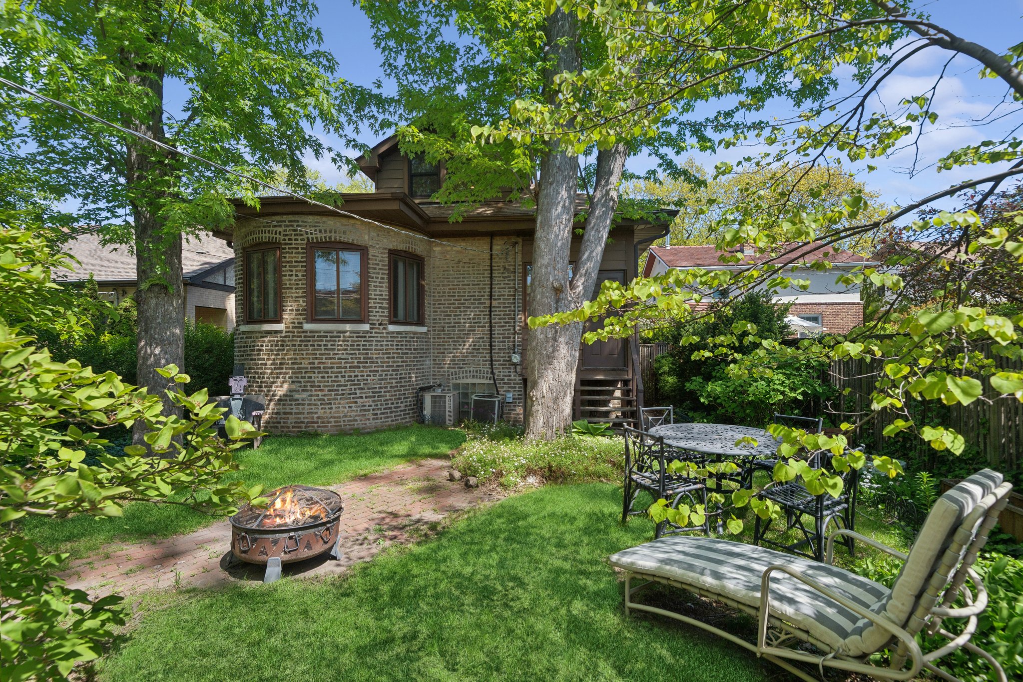 1114 Dobson St_020.jpg