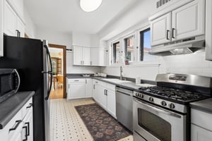 1114 Dobson St_002.jpg
