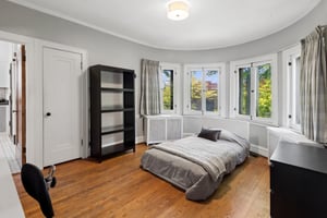 1114 Dobson St_014.jpg