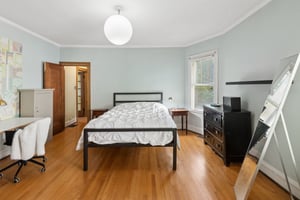 1114 Dobson St_016.jpg