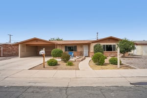 E 9th Pl-S0105-001.jpg
