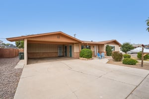 E 9th Pl-S0105-002.jpg