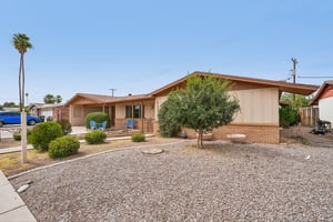 E 9th Pl-S0105-003.jpg