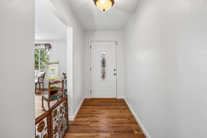 E 9th Pl-S0105-004.jpg