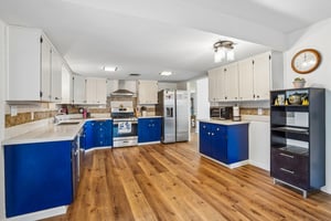 E 9th Pl-S0105-009.jpg