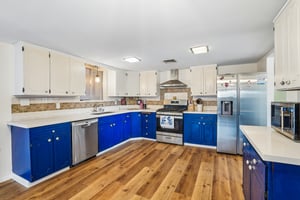 E 9th Pl-S0105-011.jpg