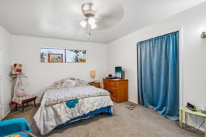 E 9th Pl-S0105-020.jpg