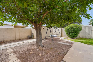 E 9th Pl-S0105-028.jpg
