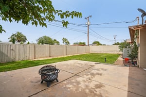 E 9th Pl-S0105-029.jpg