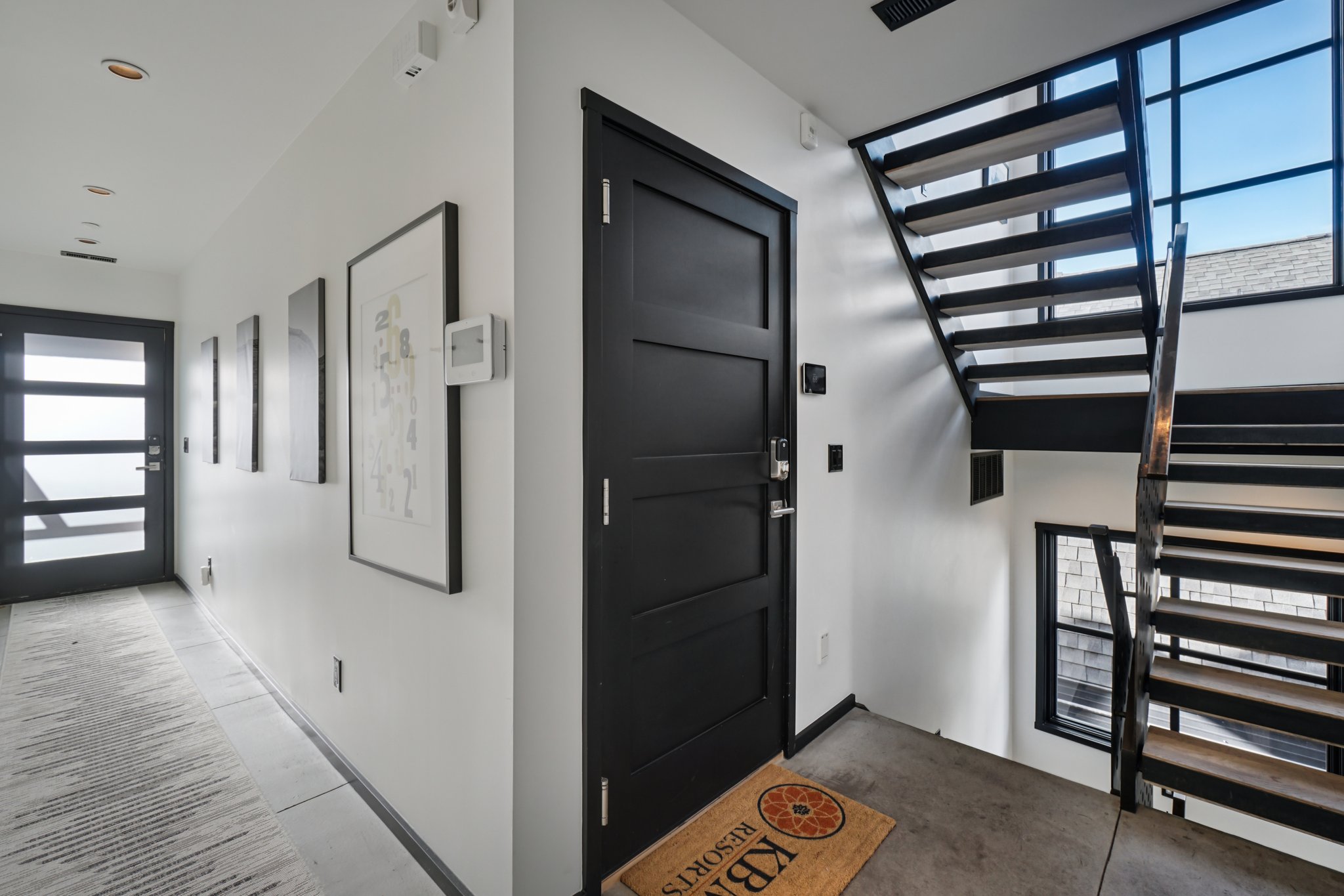 Empire Ave-L0711-003.jpg