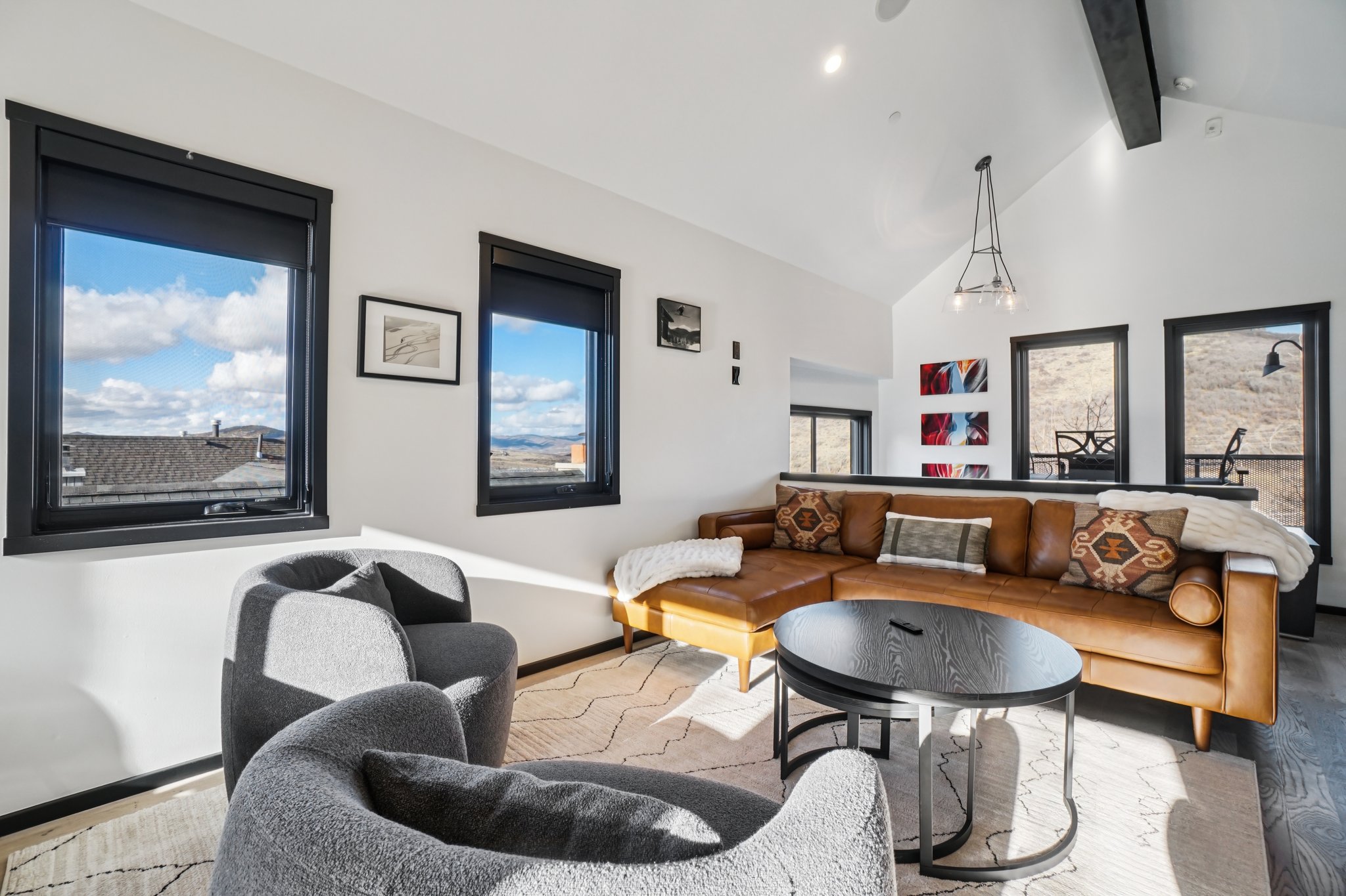 Empire Ave-L0711-007.jpg