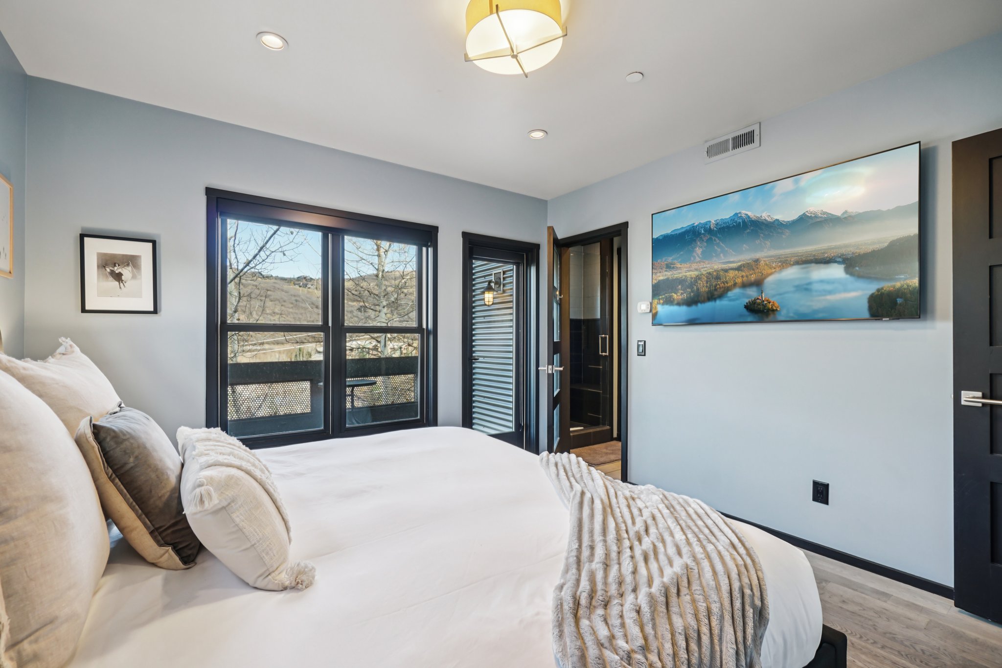 Empire Ave-L0711-016.jpg