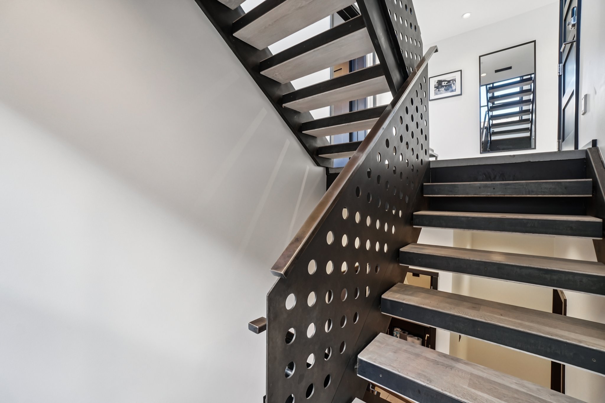 Empire Ave-L0711-020.jpg